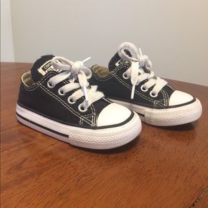 Black converse size 4 toddler